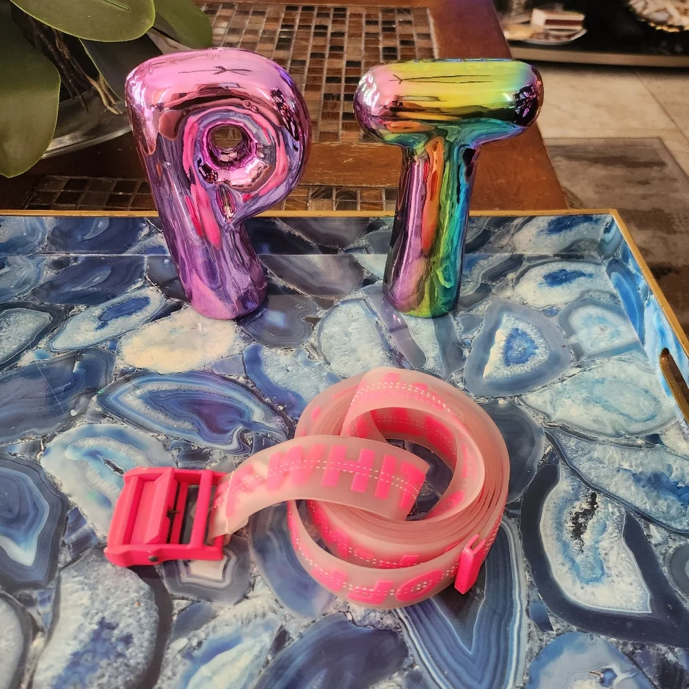 OFF-WHITE Rubber Industrial Belt in Transparent & Fuchsia